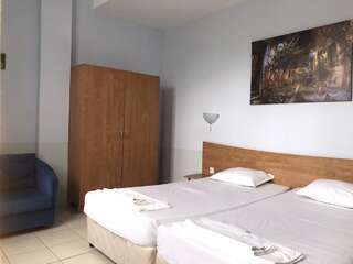 Отель Akroza Hotel Балчик Двухместный номер с 1 кроватью (для 2 взрослых и 1 ребенка)-1